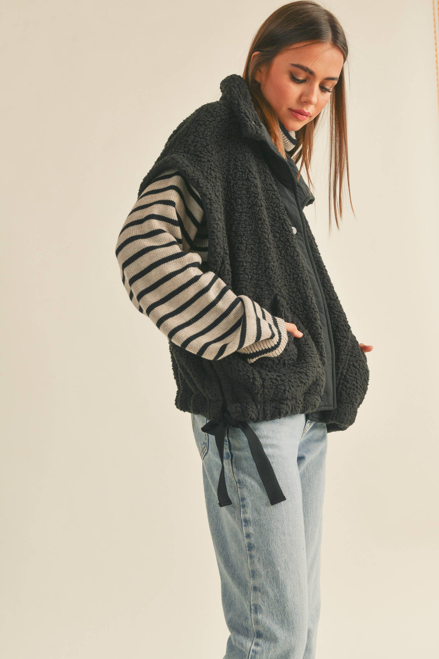 MIOU MUSE - TEDDY FABRIC UTILITY VEST JACKET