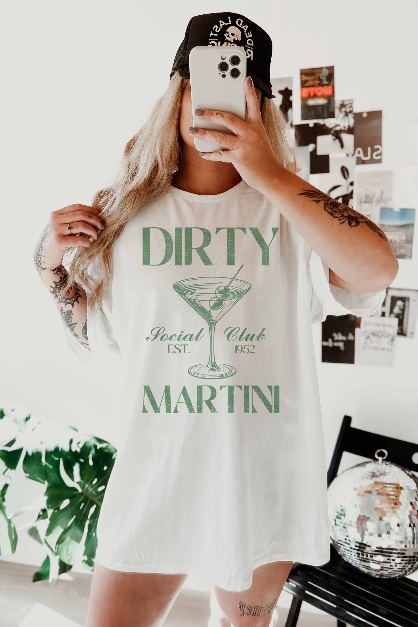 GOOD DAY STREET -DIRTY MARTINI OVERSIZED GRAPHIC TEE