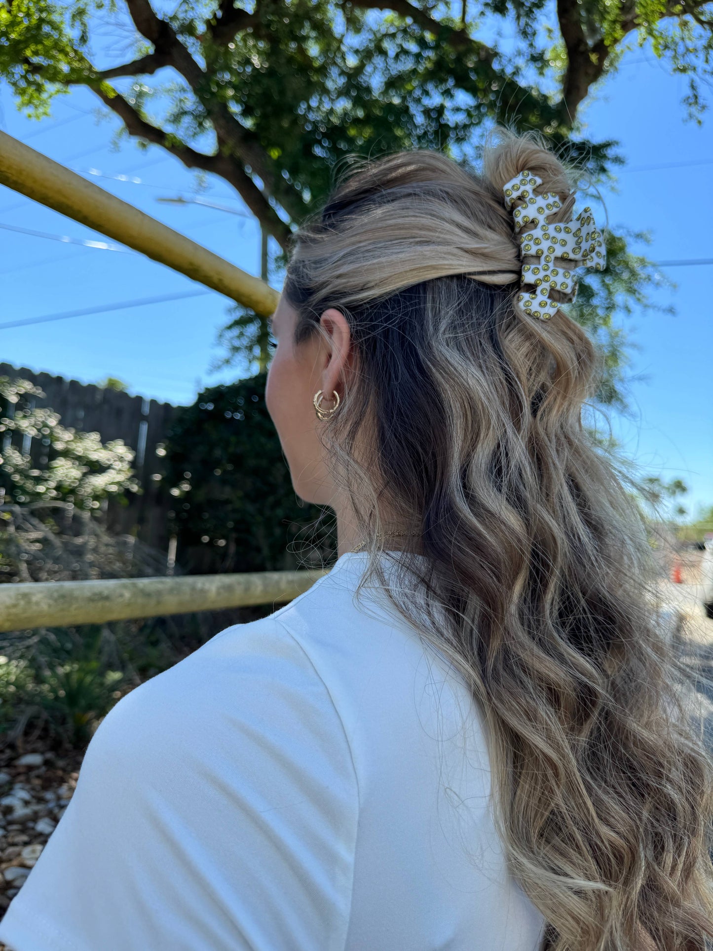TELETIES - Classic Miles of Smiles Medium Hair Clip