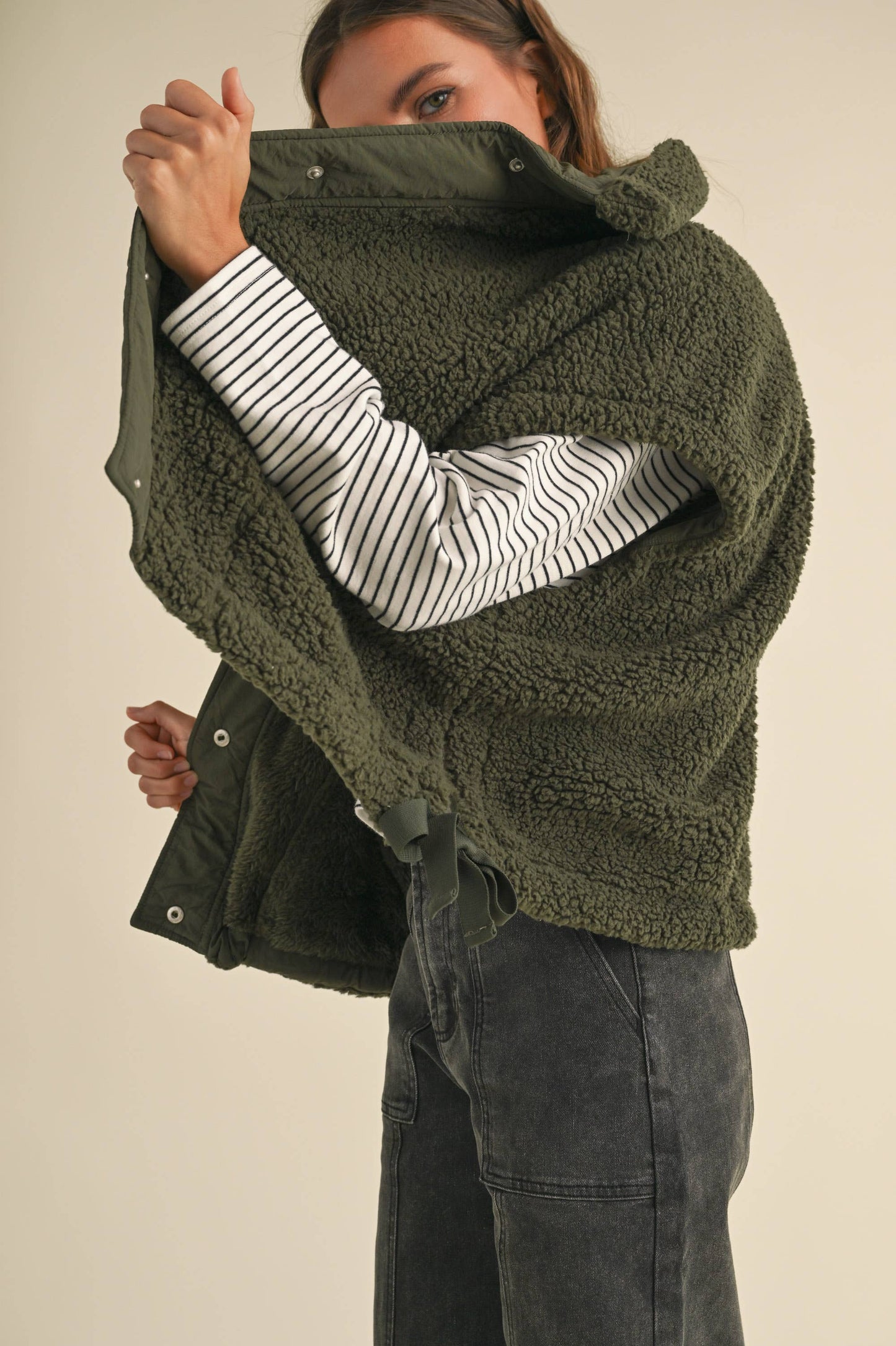 MIOU MUSE - TEDDY FABRIC UTILITY VEST JACKET