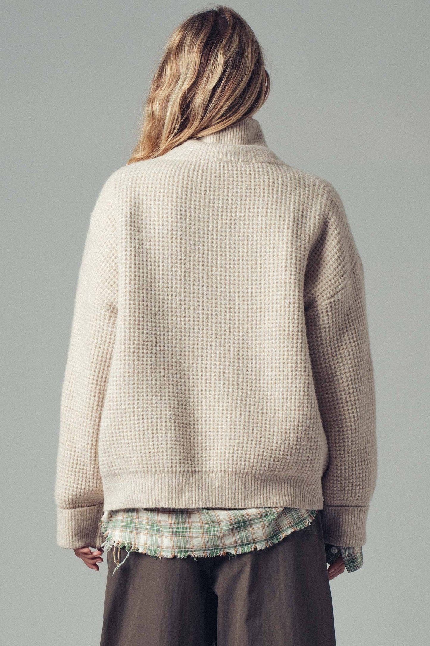 Urban Daizy - Relaxed Waffle Knit High Neck Sweater