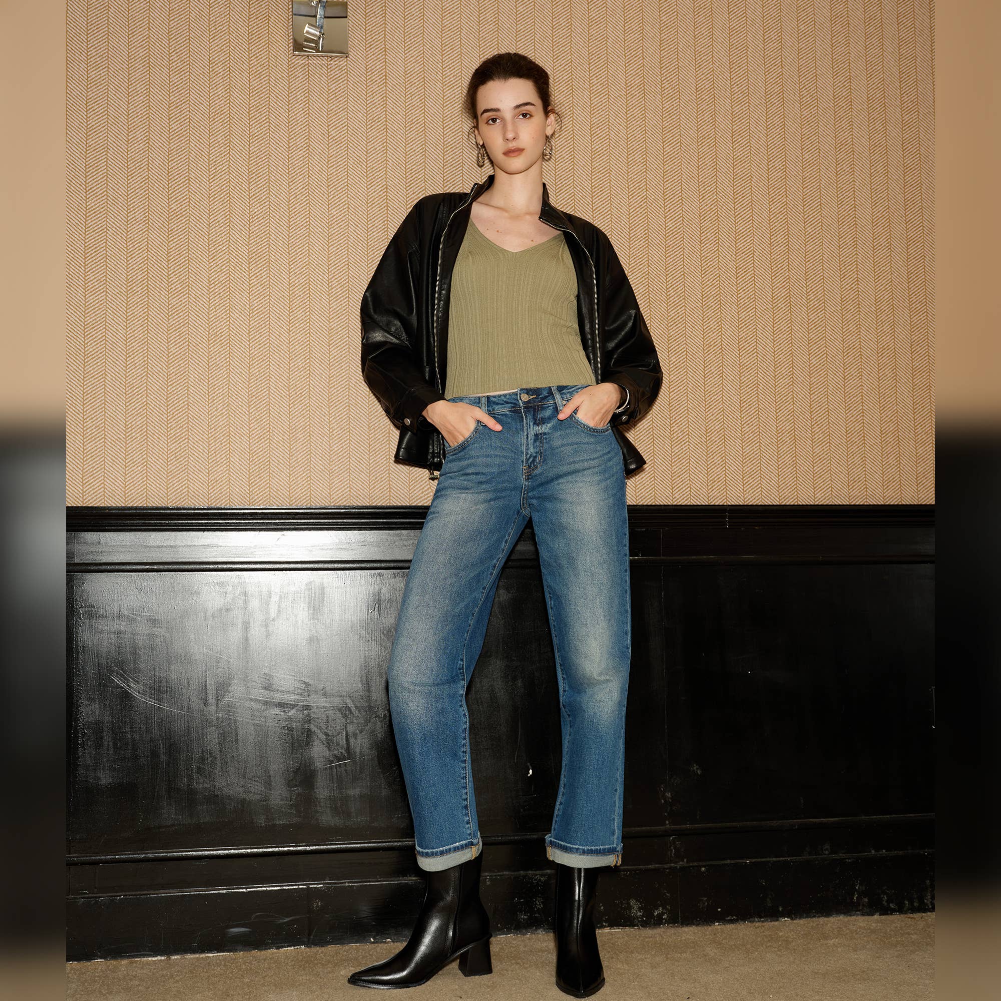 BAYEAS - MID RISE STRAIGHT JEANS WITH FINISHED HEM