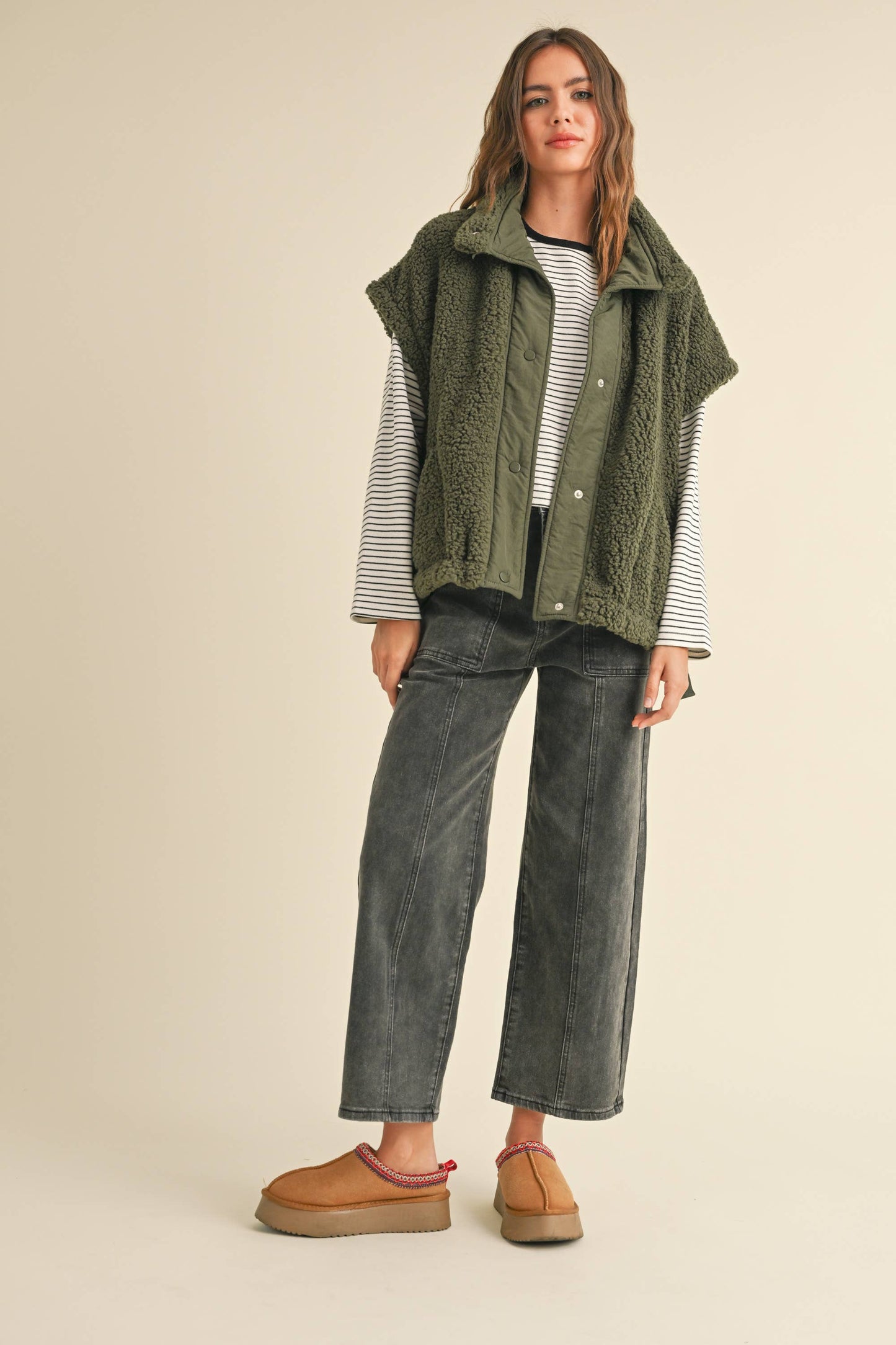 MIOU MUSE - TEDDY FABRIC UTILITY VEST JACKET