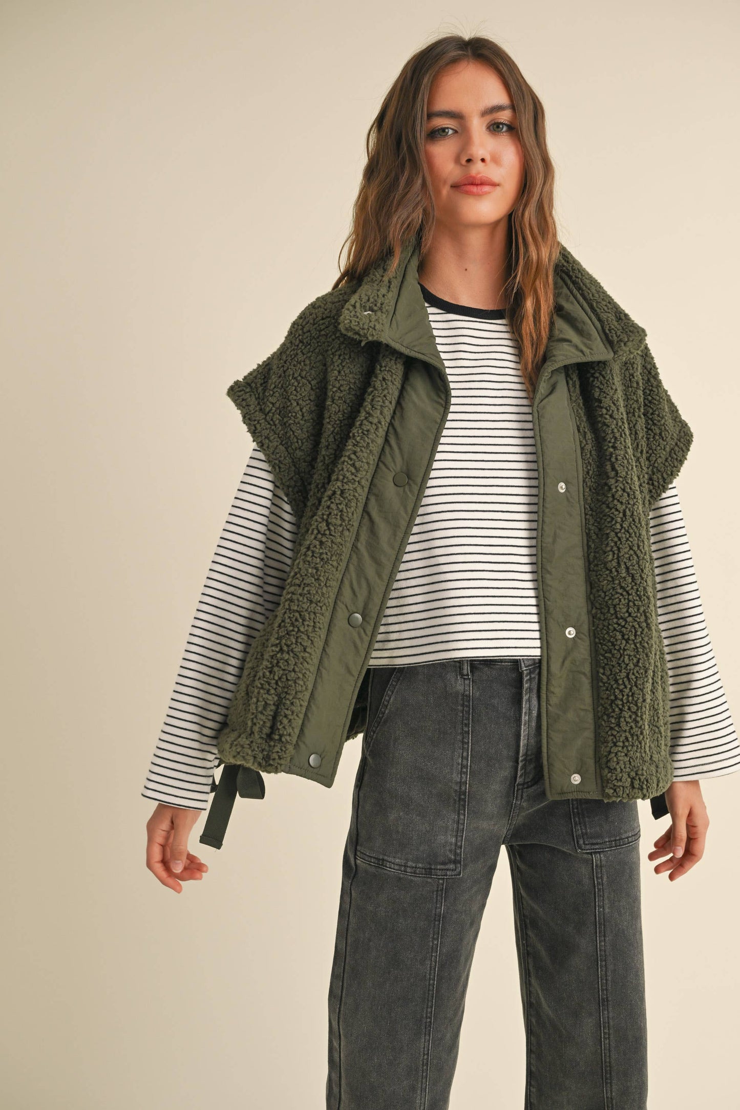 MIOU MUSE - TEDDY FABRIC UTILITY VEST JACKET