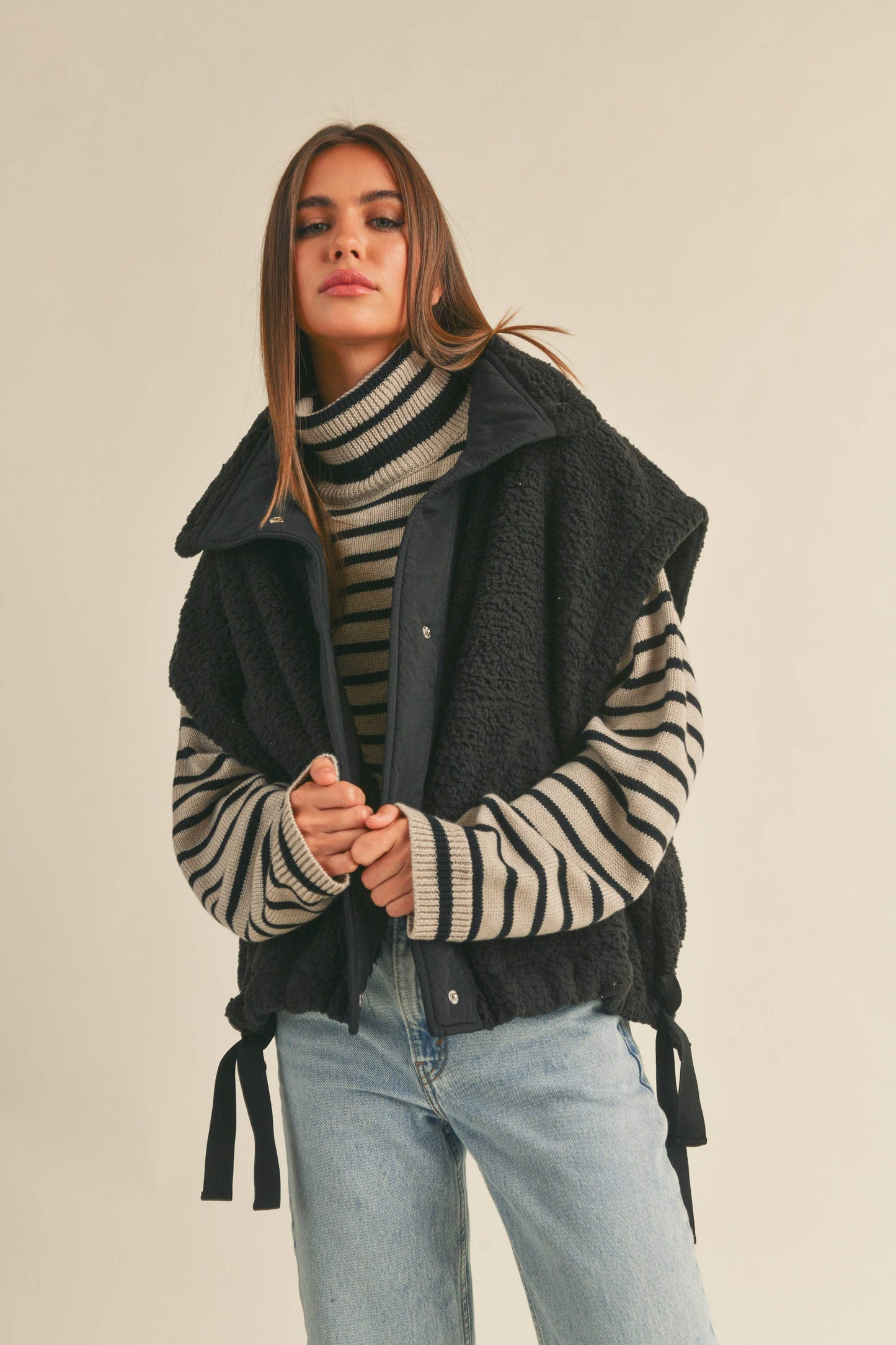 MIOU MUSE - TEDDY FABRIC UTILITY VEST JACKET