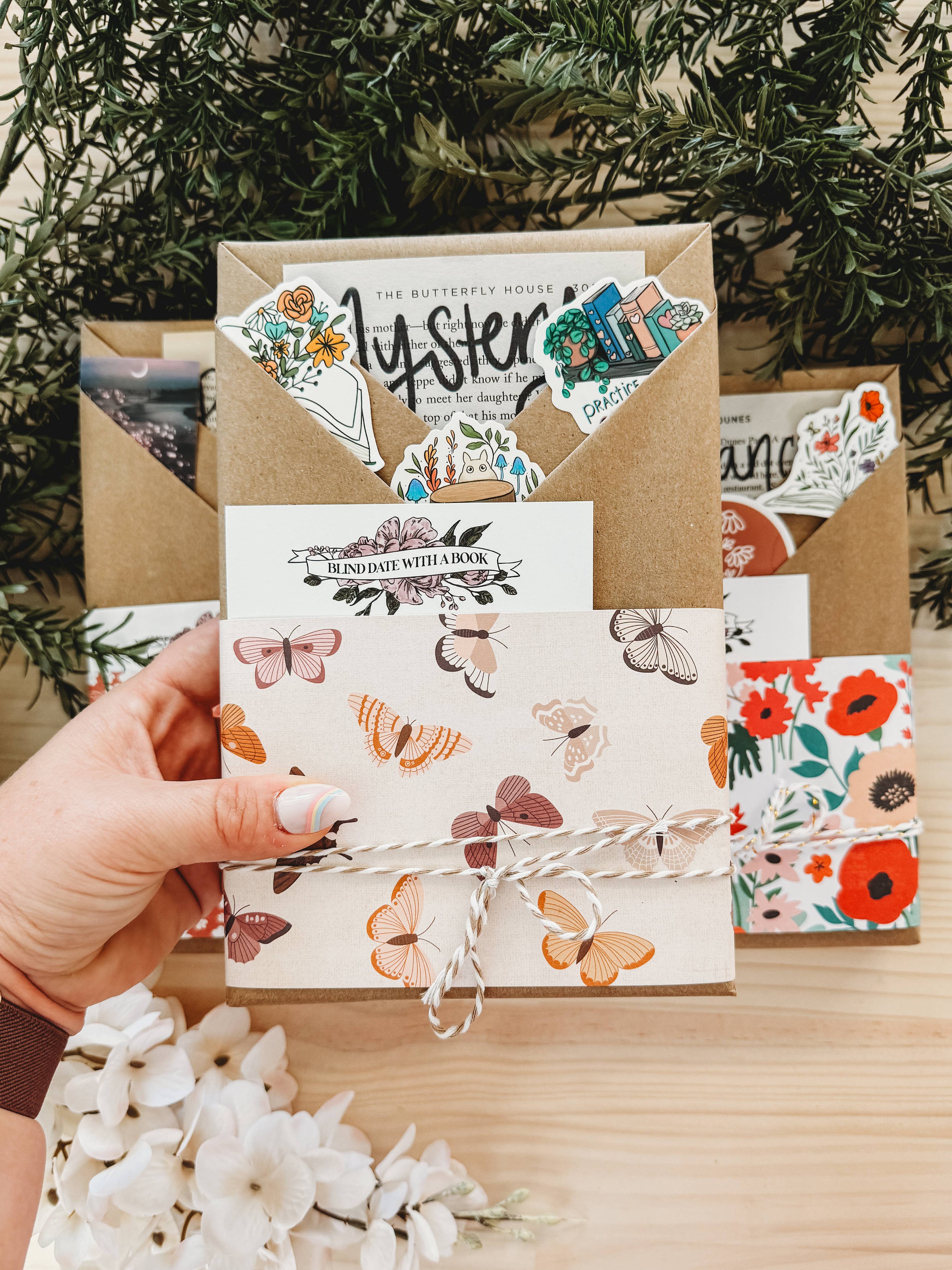 Midnight Readers Shop - Blind date with a Book