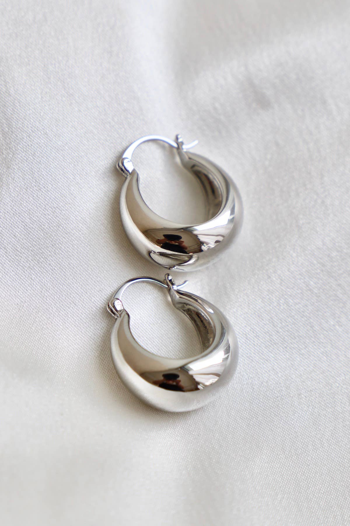 Katie Waltman Jewelry - COCO CHUNKY HOOP-SILVER