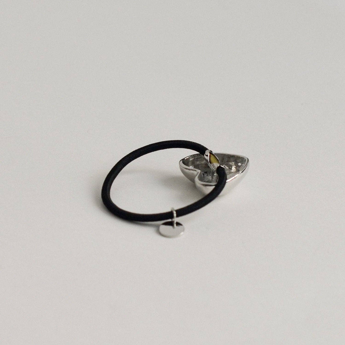 nar'sha - Heart-Shaped Metal Cuff Hair Tie | Silver