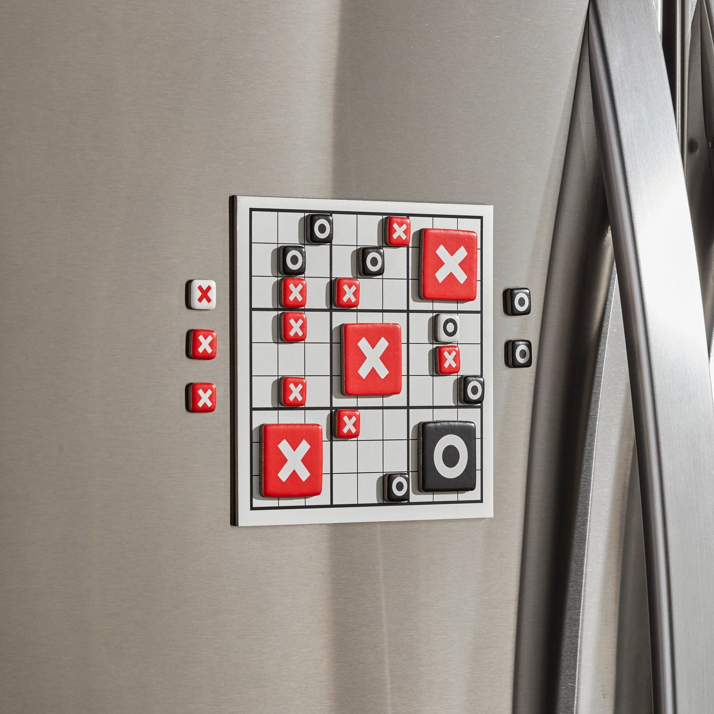 Chronicle Books - Brass Monkey Tic Tac No Magnetic Fridge Game