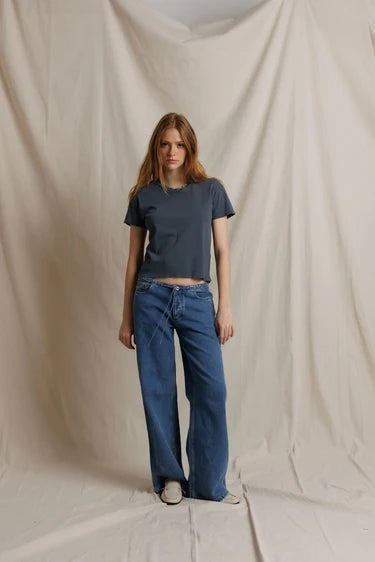 perfectwhitetee - lisa cotton fitted tee - turbulence