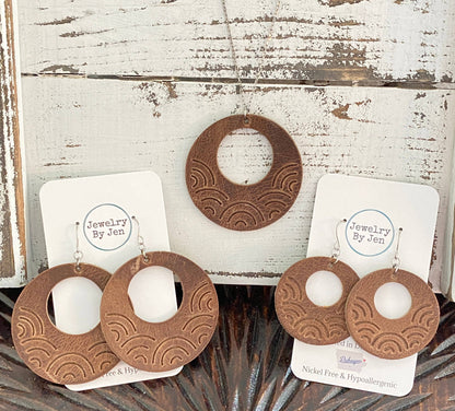 Necklace: Embossed Large Rainbow Circle Vintage Cowboy Brown