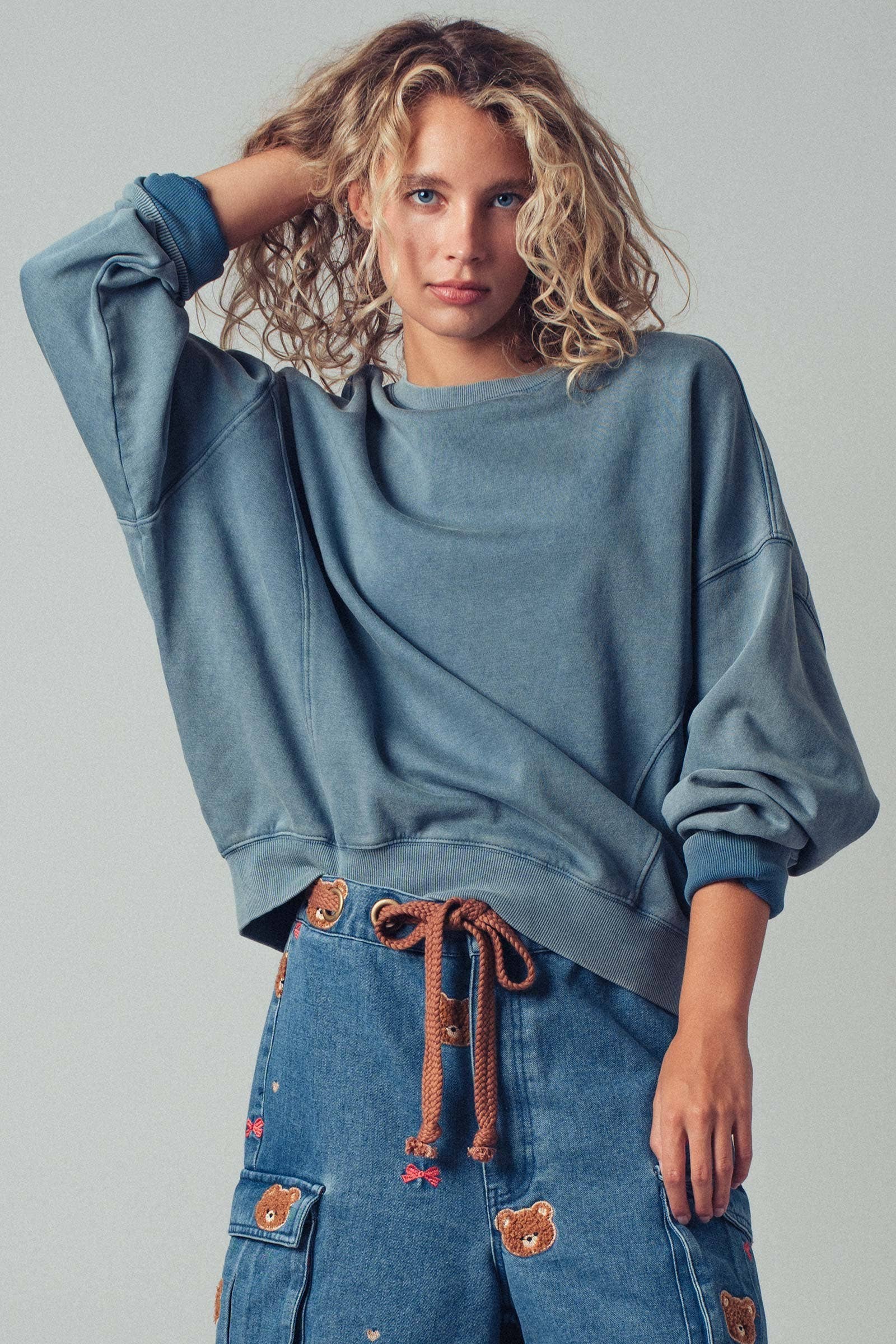 Urban Daizy - Pigment Washed Relaxed Fit Sweatshirt