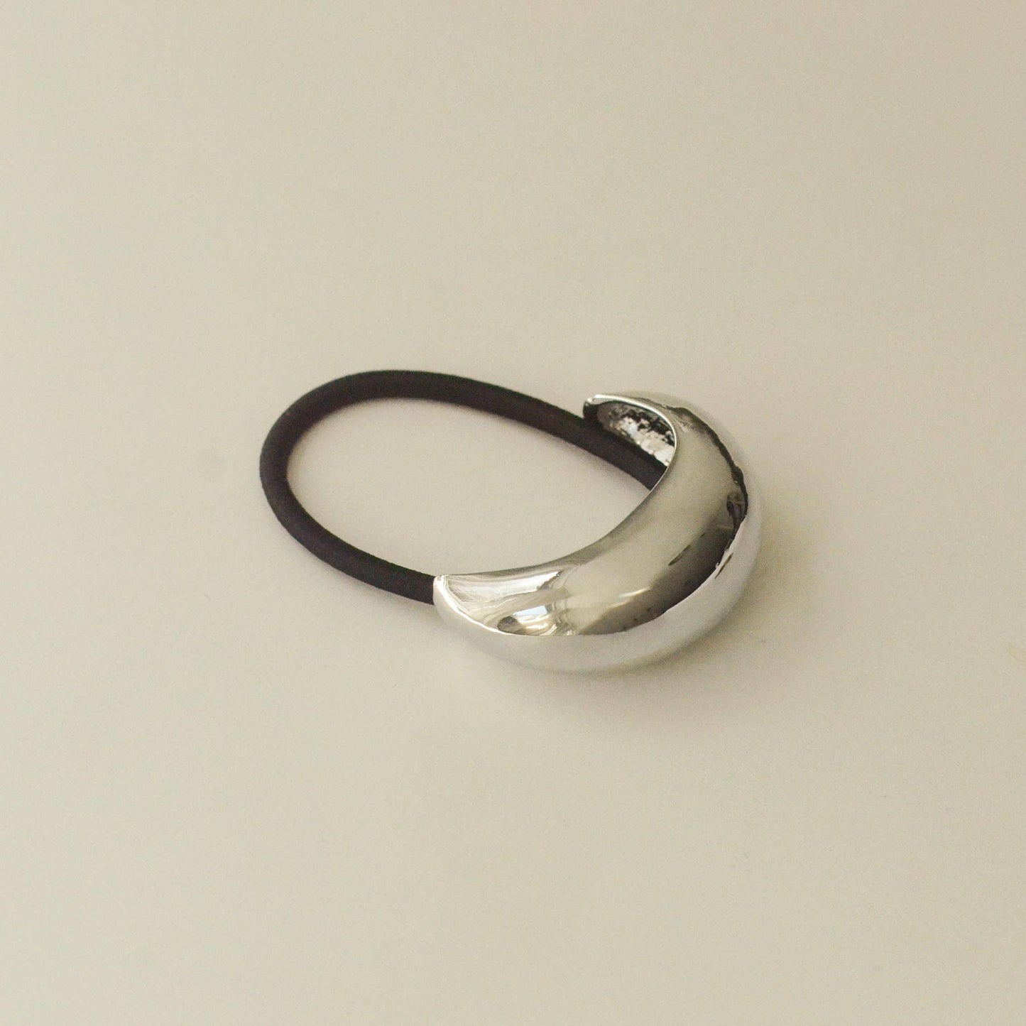 nar'sha - Narrow Crescent Metal Cuff Hair Tie | Silver