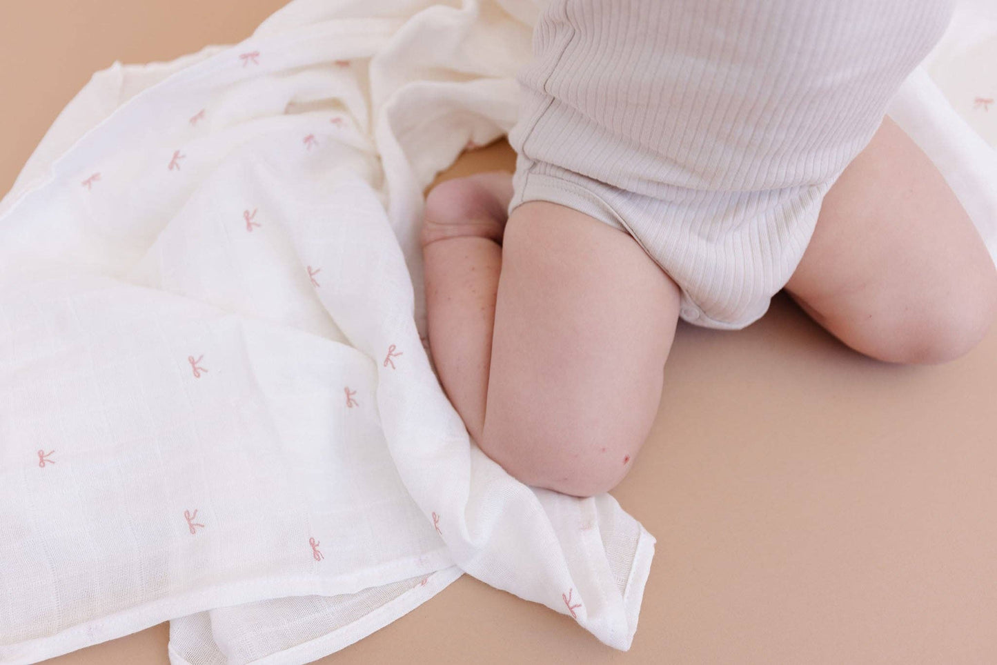 The Blueberry Hill - Muslin Swaddle Pink Bow Baby Shower Girl Organic Cotton Gift