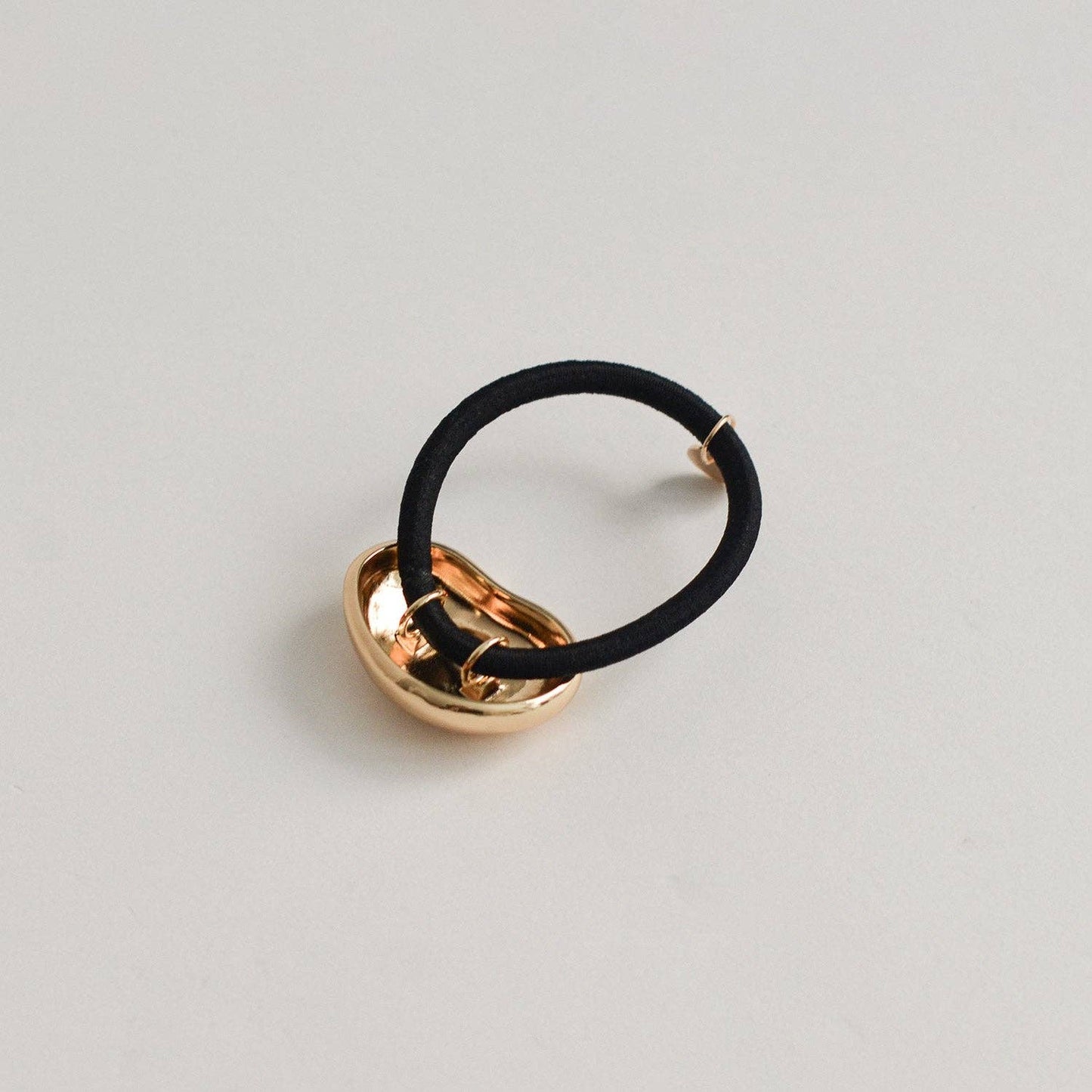 nar'sha - Pebble-Shaped Metal Cuff Hair Tie | Gold