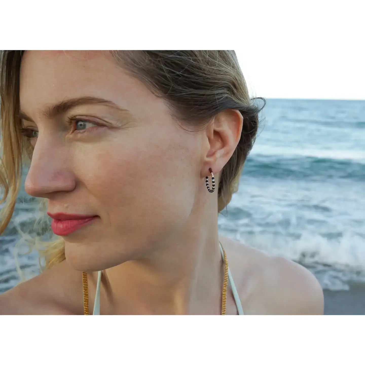 Alice Rise - Little single note beaded hoops, turquoise