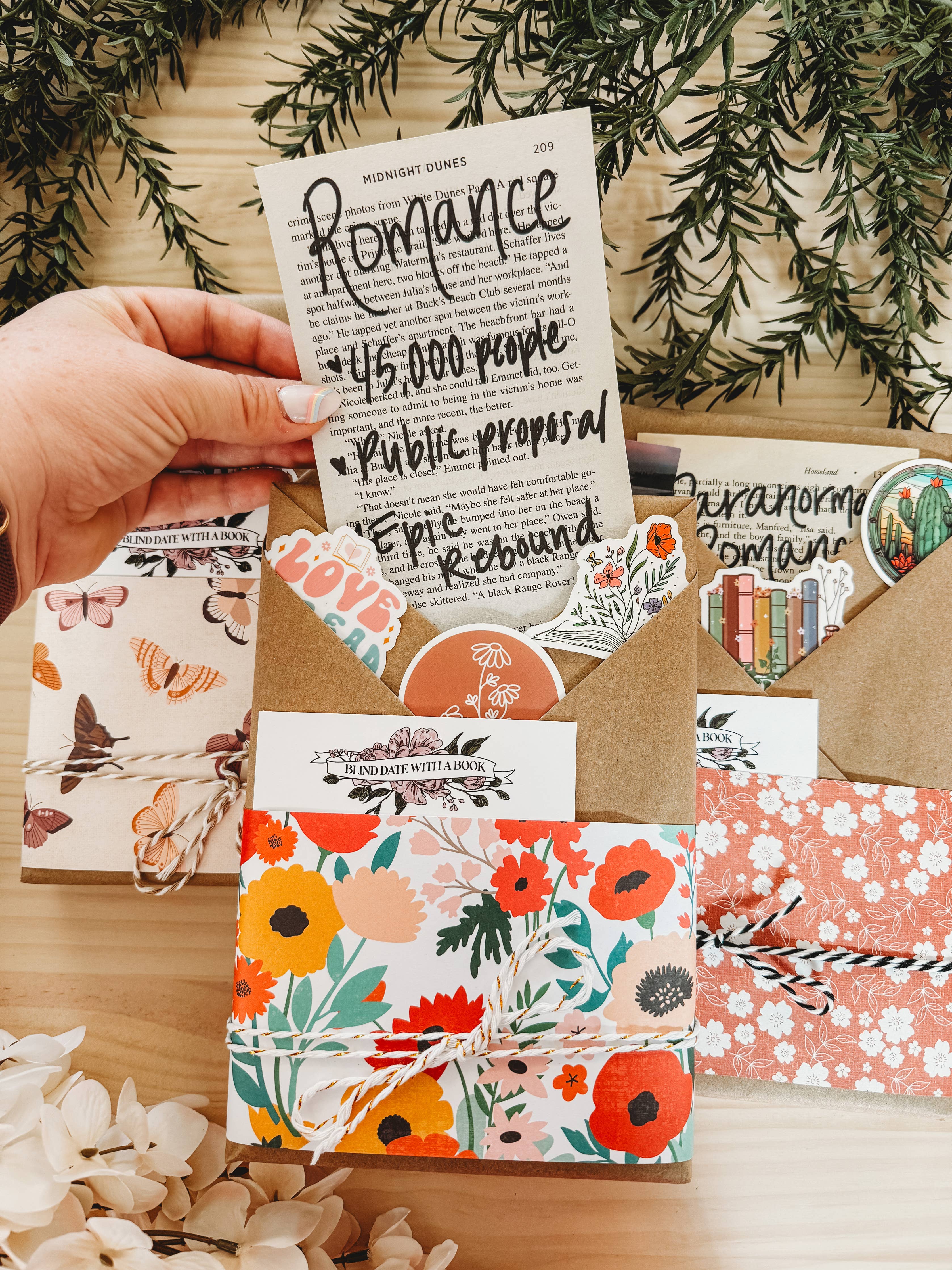 Midnight Readers Shop - Blind date with a Book