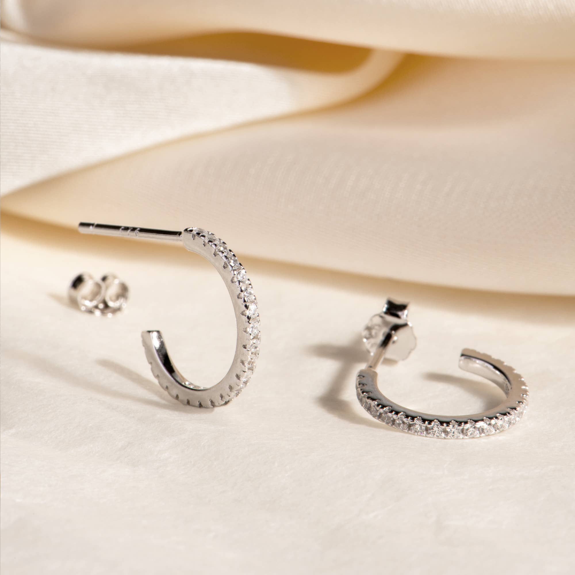 MAIVE - Naomi Semi Hoops