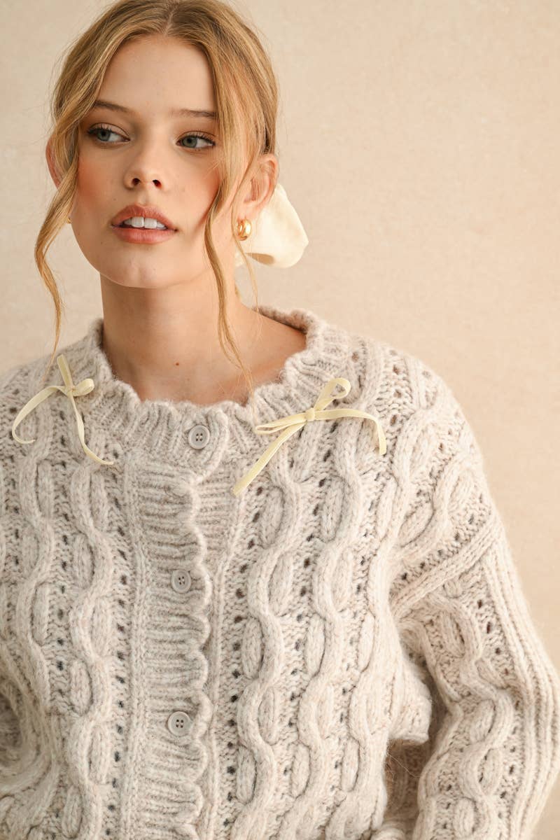 MIOU MUSE - SCALLOP EDGE CABLE KNIT CARDIGAN