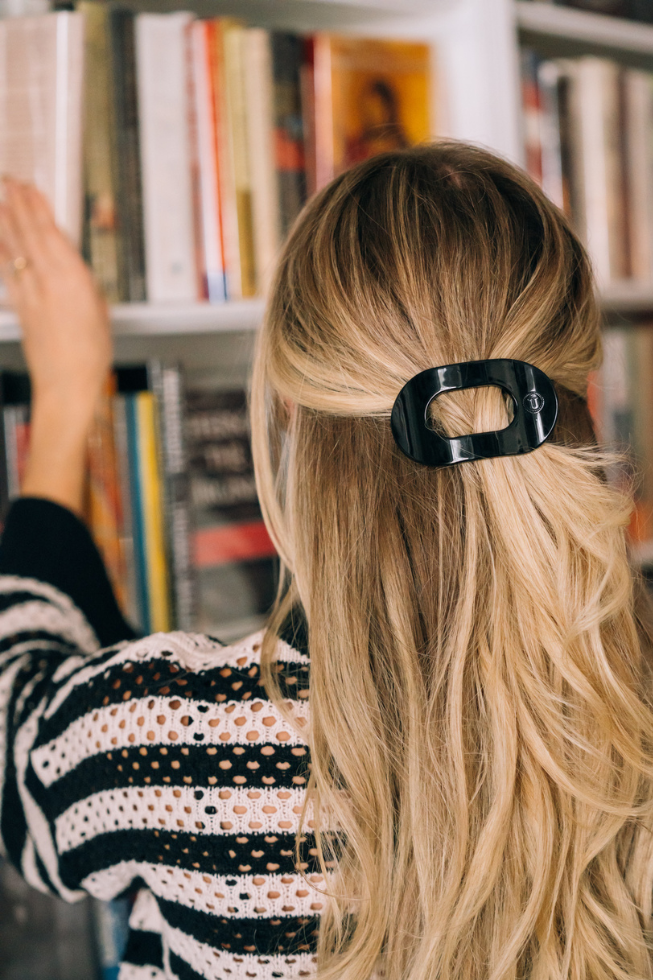 TELETIES - Jet Black Small Flat Round Clip