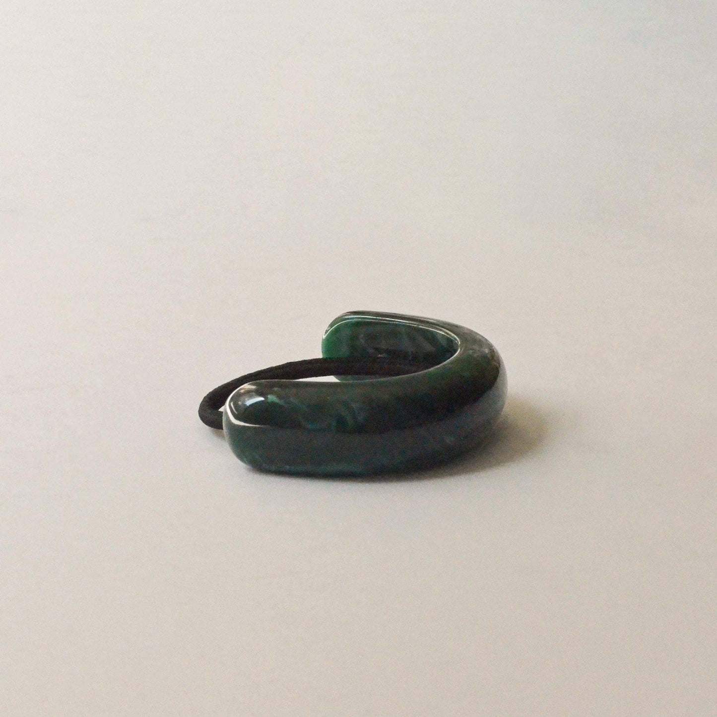 nar'sha - Wide Arch Acrylic Ponytail Hair Tie | Green