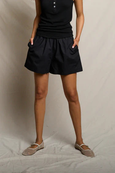 perfectwhitetee - julie poplin pull on shorts w/pockets - black