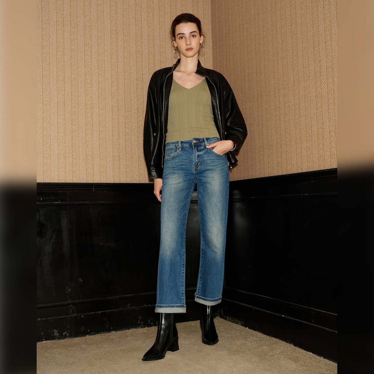 BAYEAS - MID RISE STRAIGHT JEANS WITH FINISHED HEM