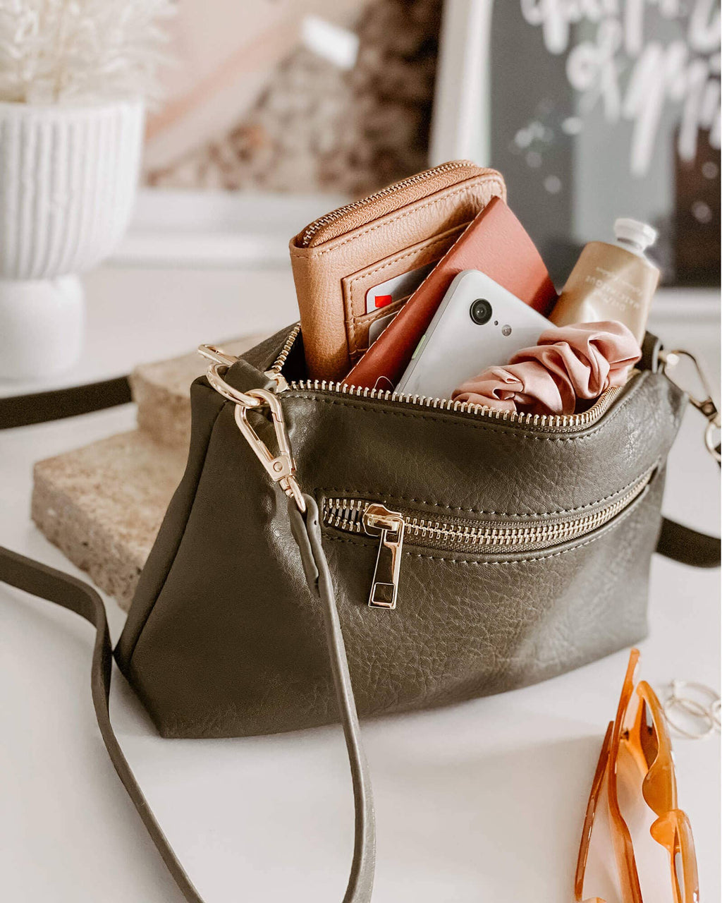 Louenhide - Baby Daisy Crossbody Bag