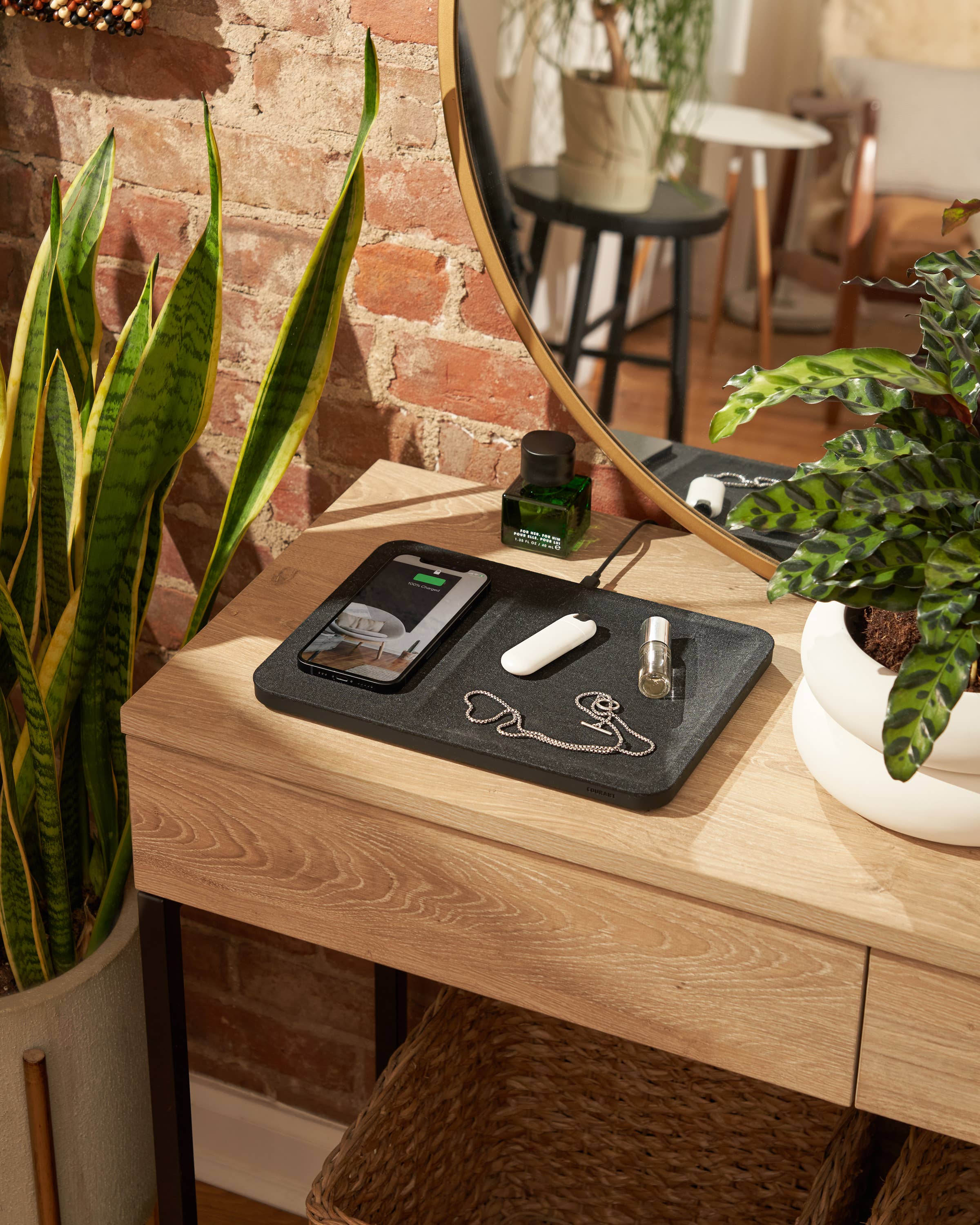 Courant - CATCH:3 - Essentials Linen Wireless Charger with Valet Tray