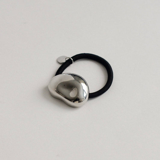 nar'sha - Pebble-Shaped Metal Cuff Hair Tie | Silver