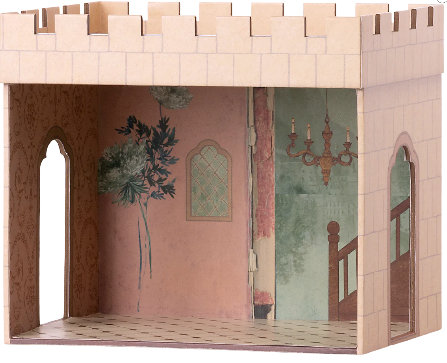 Maileg Castle, Hall