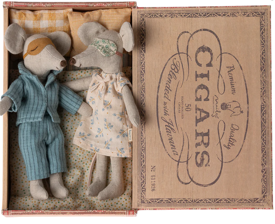Maileg Mum and dad mice in cigarbox