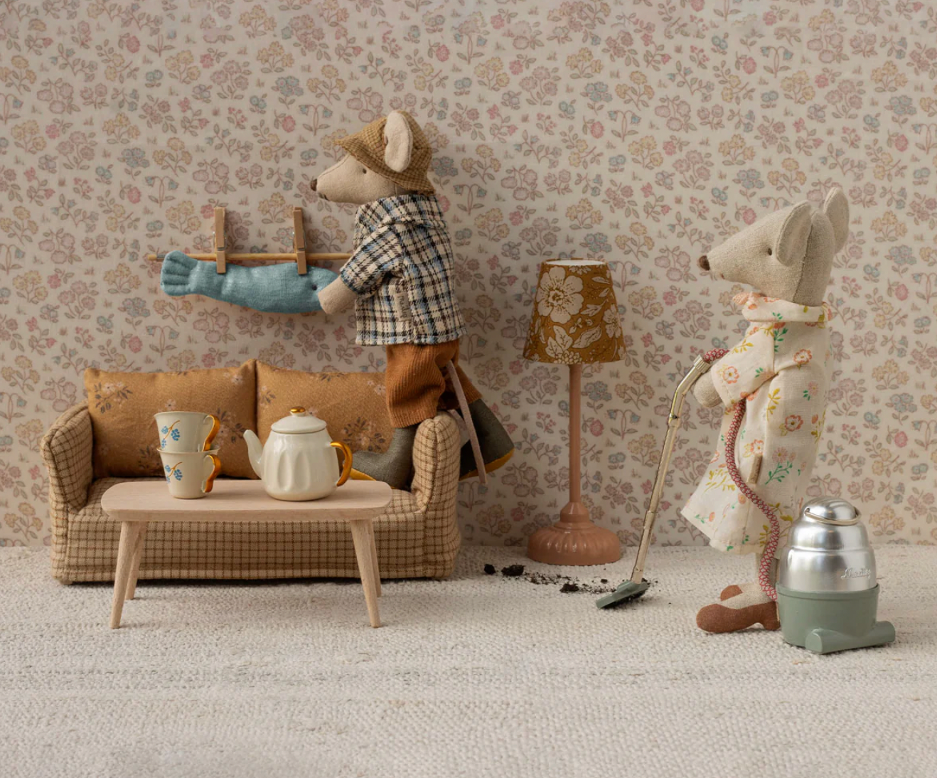 Maileg Coffee Table Mouse - Nature