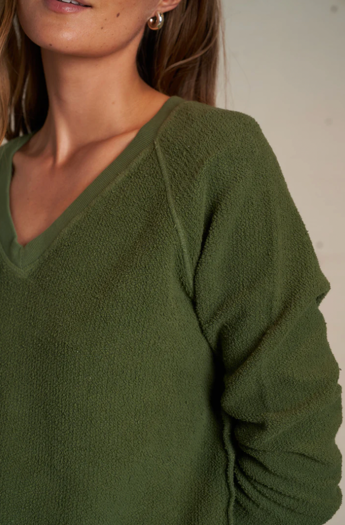 perfectwhitetee zuri reverse fleece v-neck raglan sweatshirt - fern green