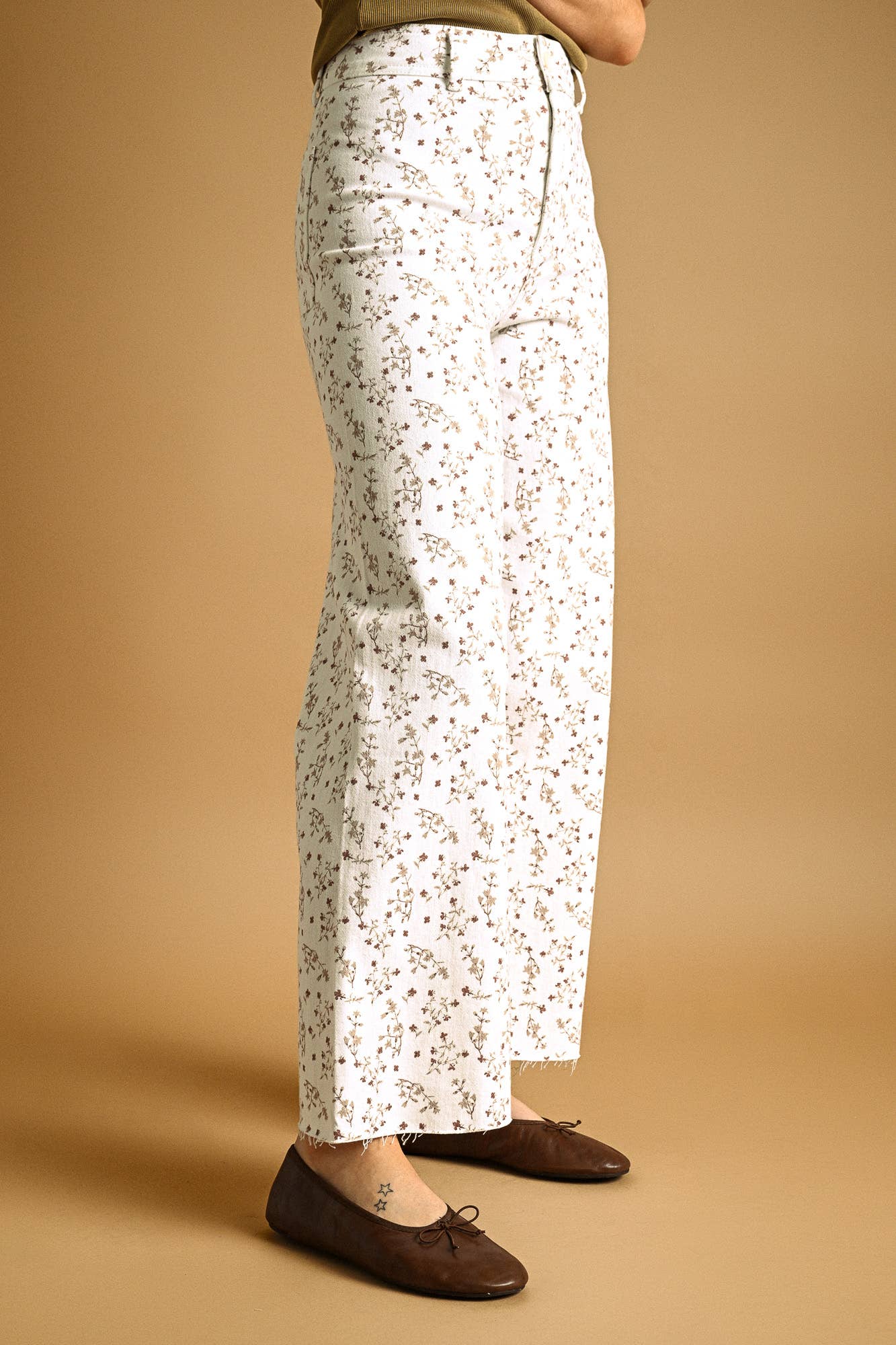 Tessa Floral Print Pants - Toasted Vanilla