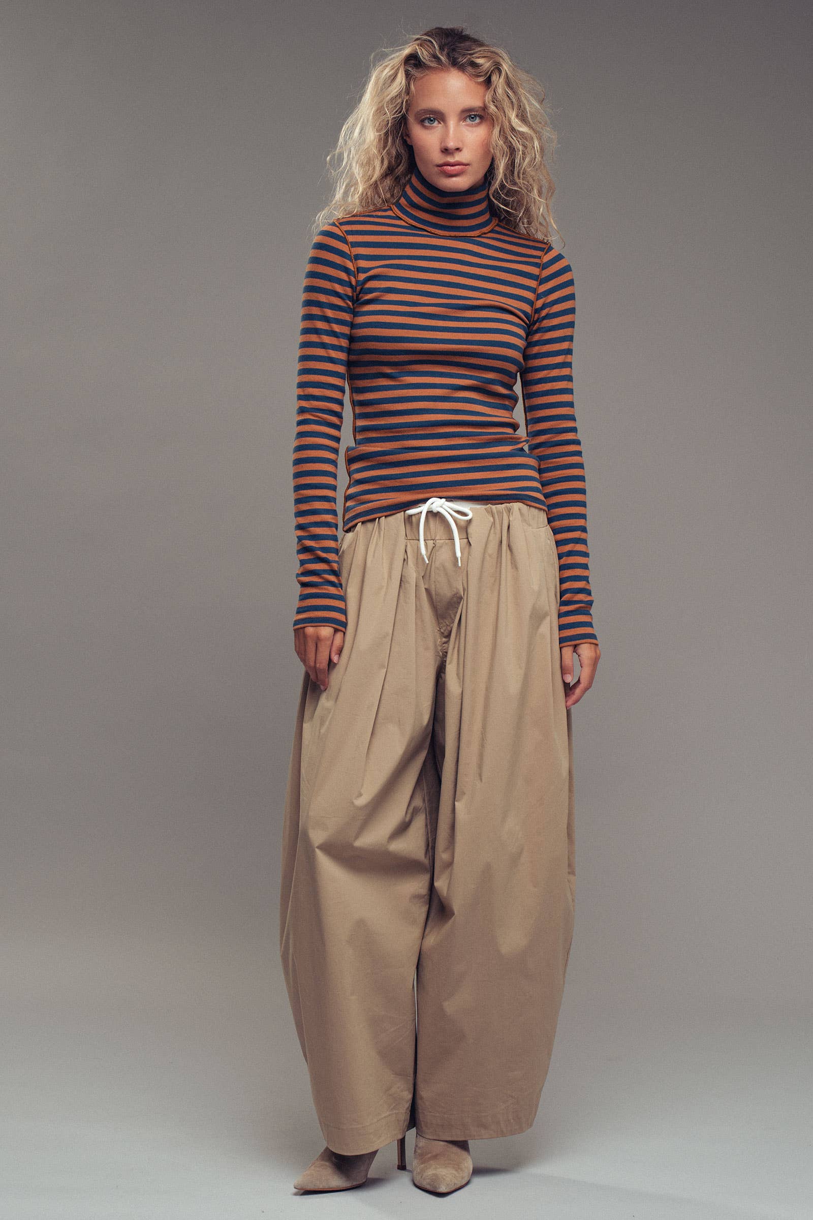 Urban Daizy - Striped Turtleneck Knit Top