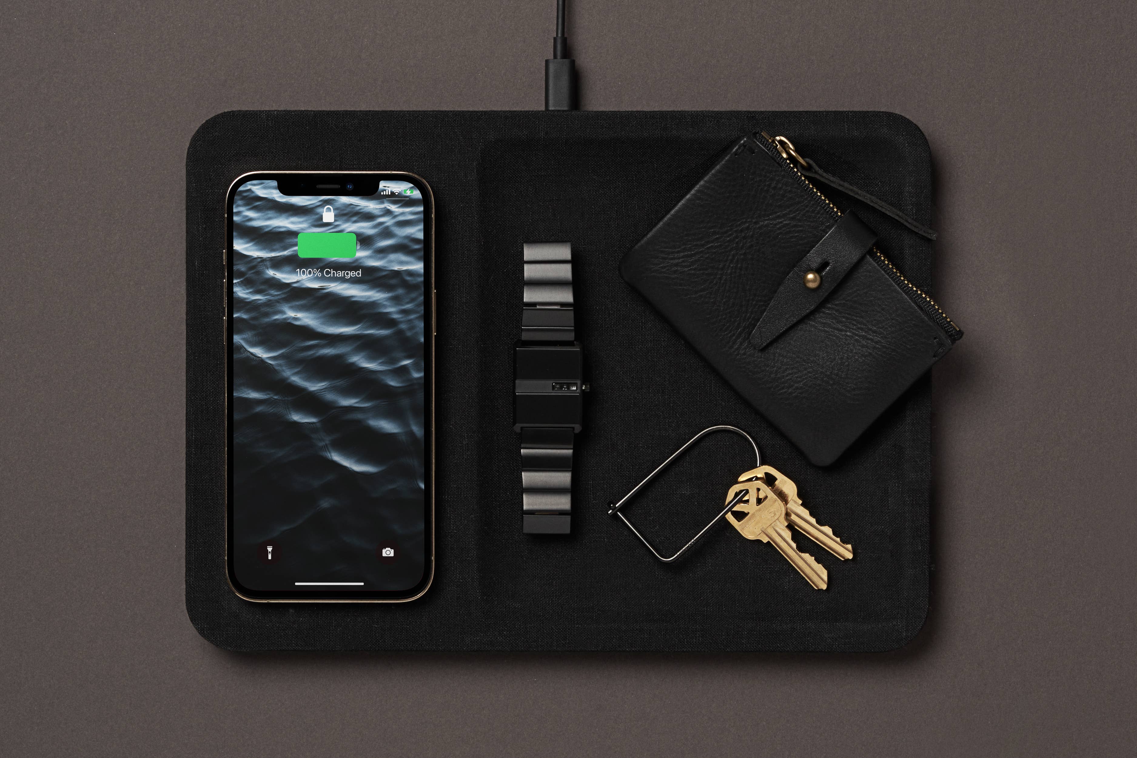 Courant - CATCH:3 - Essentials Linen Wireless Charger with Valet Tray